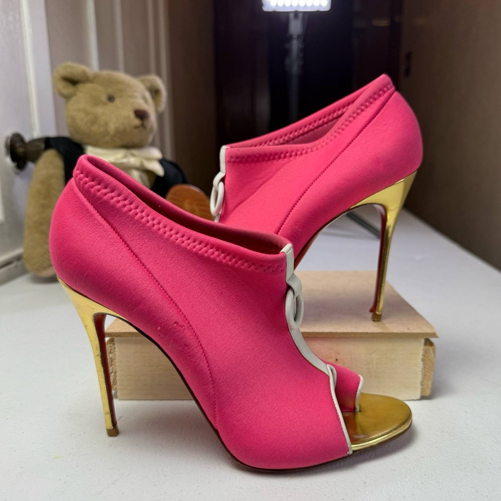 Elegant Pink and Gold Women's Heels